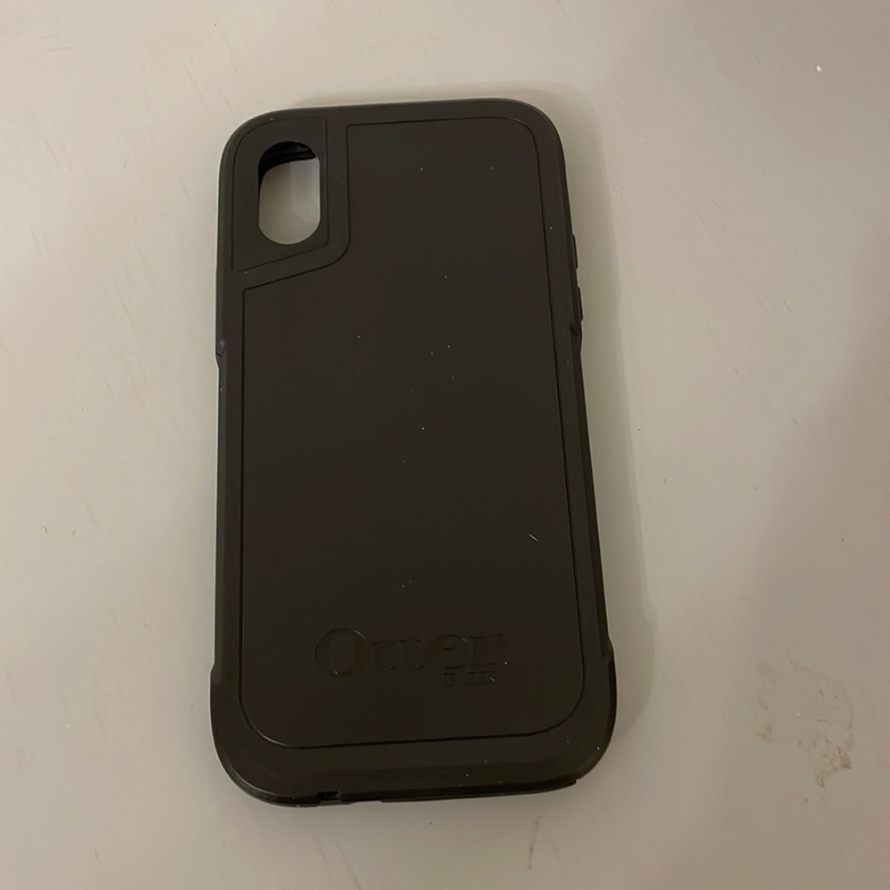 Black OtterBox Pursuit Series Case for IPhone X/Xs